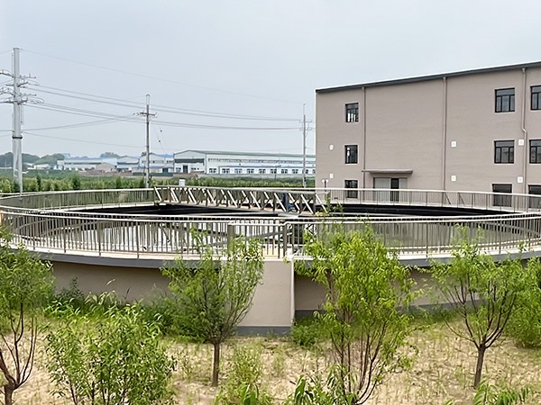 兩套中心傳動單管吸泥機(jī)在遼寧某污水處理廠投入使用