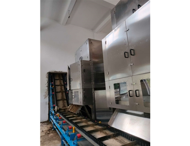 云南某污水處理廠訂購的2臺一體式污泥深度脫水機，已投入使用啦！
